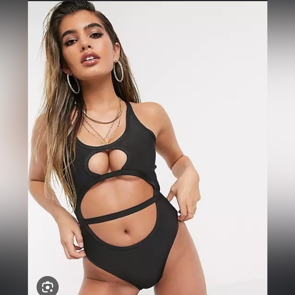 Missguided Cut out Scoopneck‎ Swimsuit Size 12 NWT